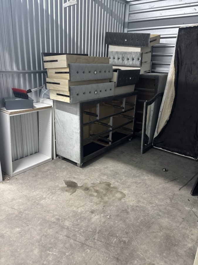 10 x 10 storage unit in Philadelphia, PA