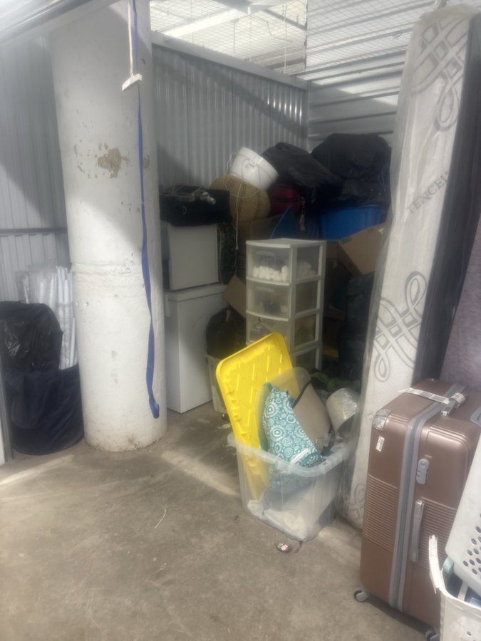10 x 10 storage unit in Philadelphia, PA