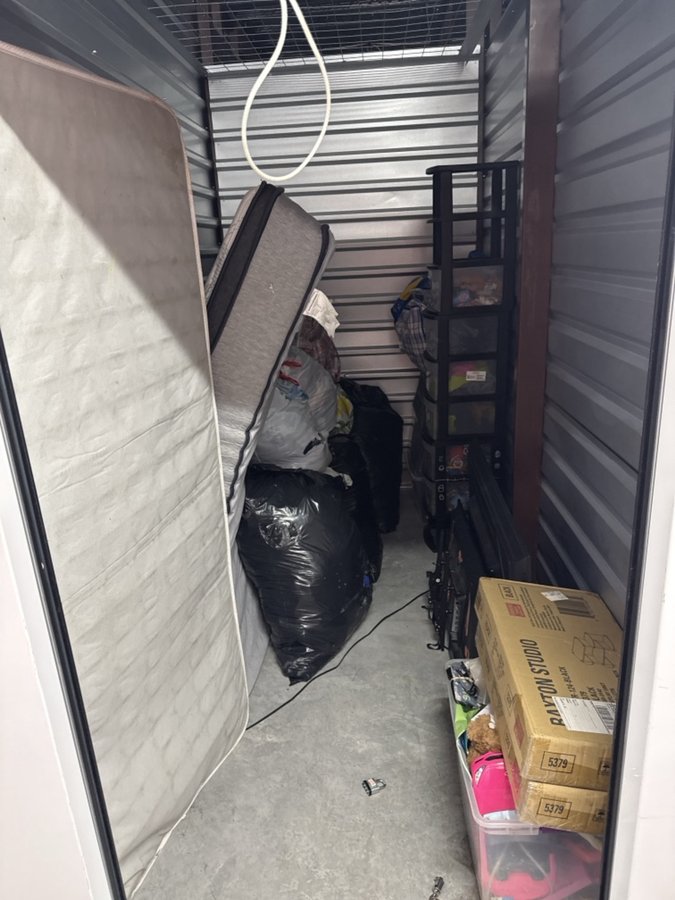 5 x 10 storage unit in Baltimore, MD