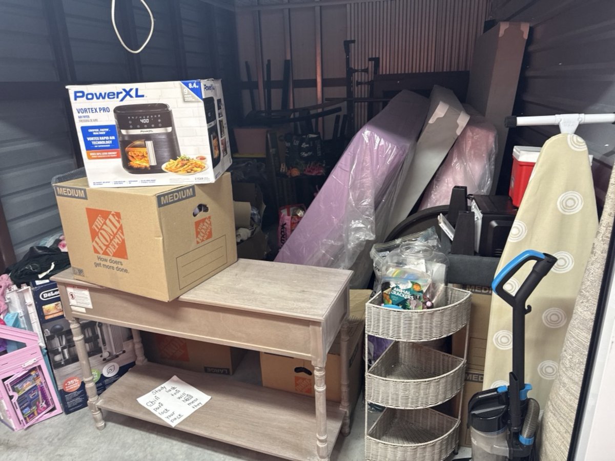 10 x 15 storage unit in Baltimore, MD