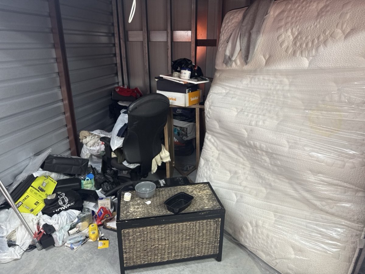 10 x 10 storage unit in Baltimore, MD