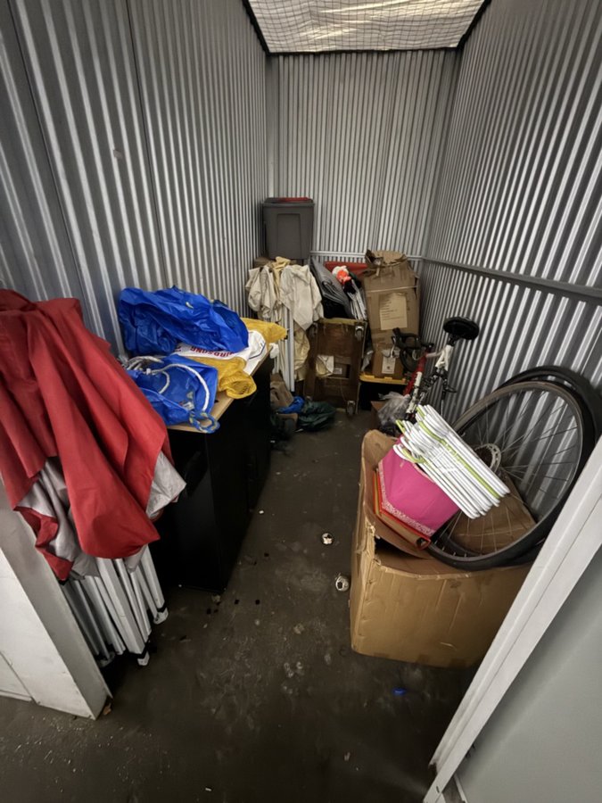 5 x 10 storage unit in South Gate, CA