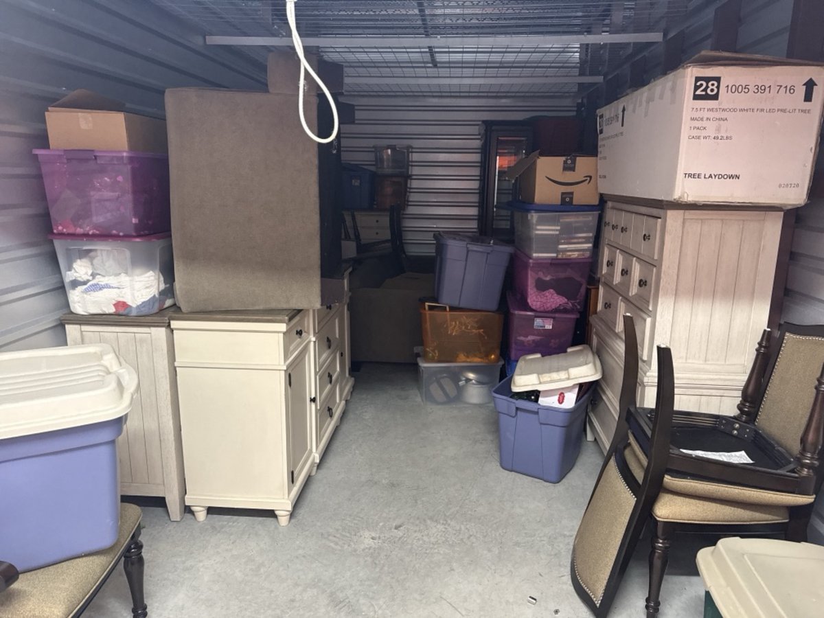 10 x 20 storage unit in Baltimore, MD