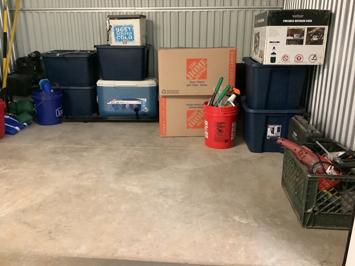 10 x 10 storage unit in Fort Walton Beach, FL