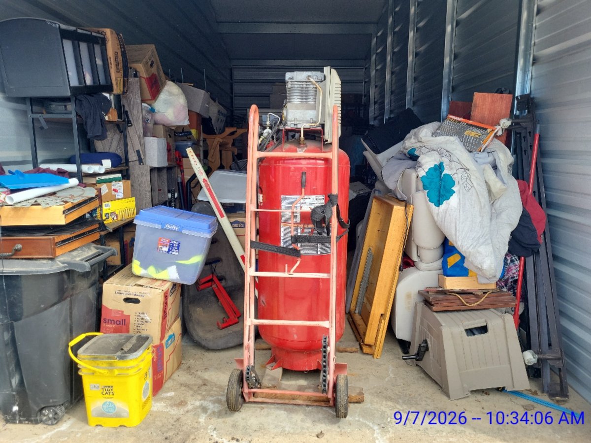 10 x 30 storage unit in Bethalto, IL