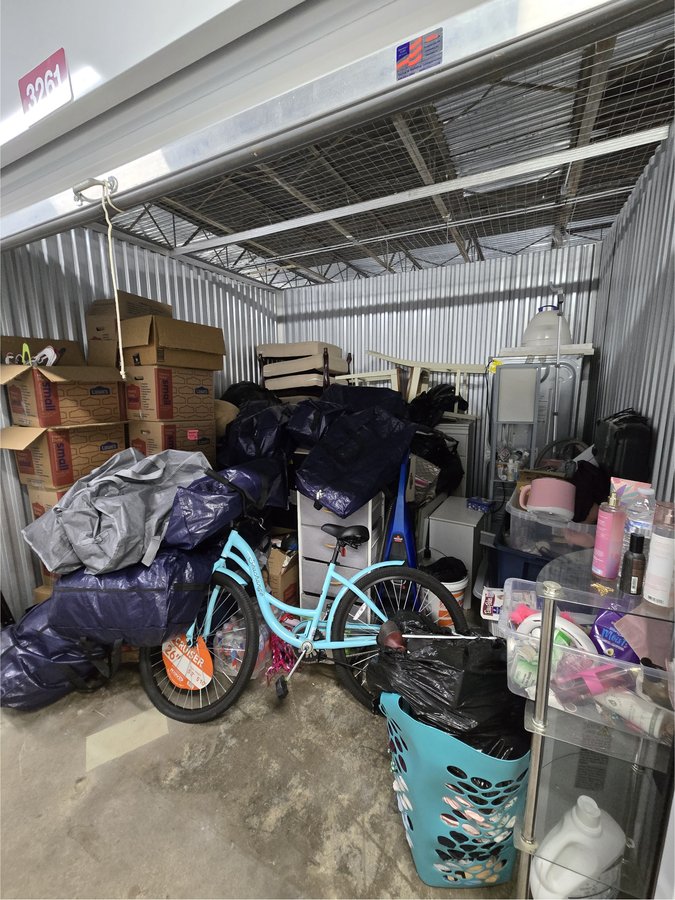 10 x 10 storage unit in Philadelphia, PA