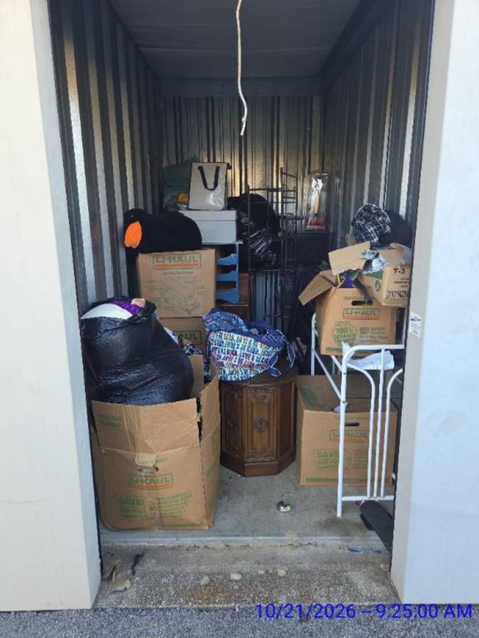 5 x 10 storage unit in Bicknell, IN