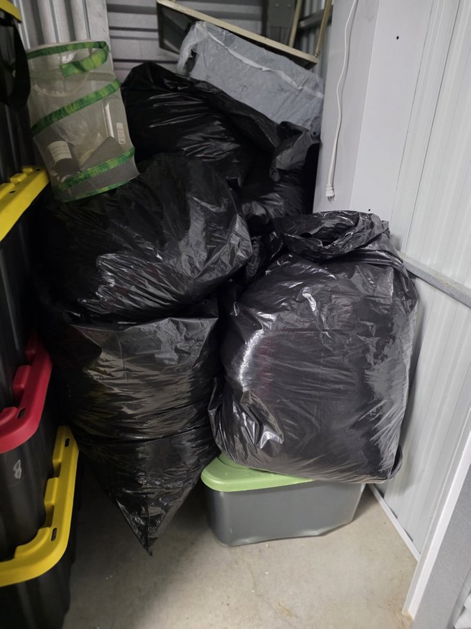 5 x 5 storage unit in Temple Hills, MD