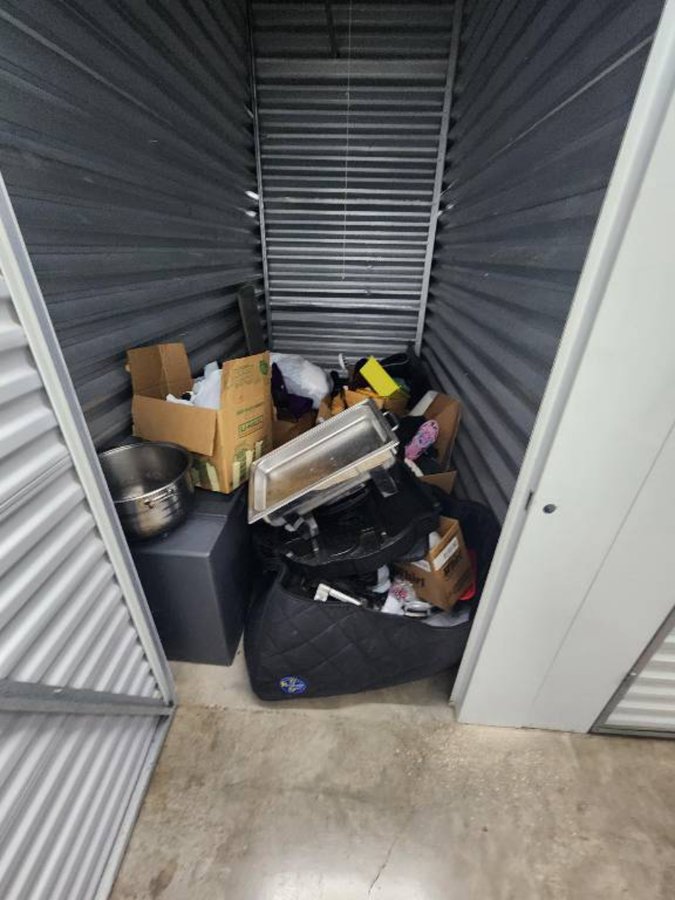 5 x 10 storage unit in Dallas, TX