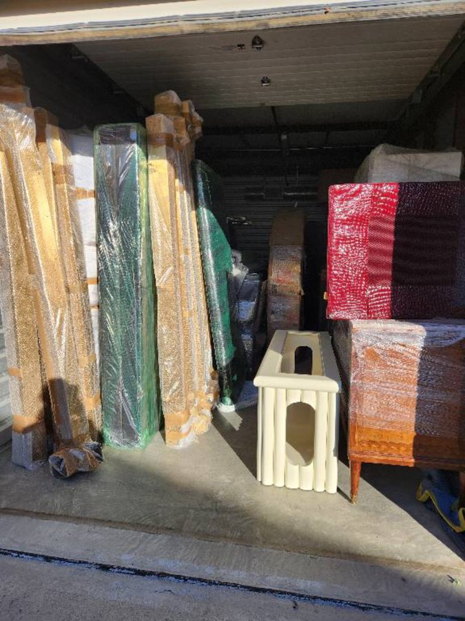 10 x 25 storage unit in Palm Desert, CA