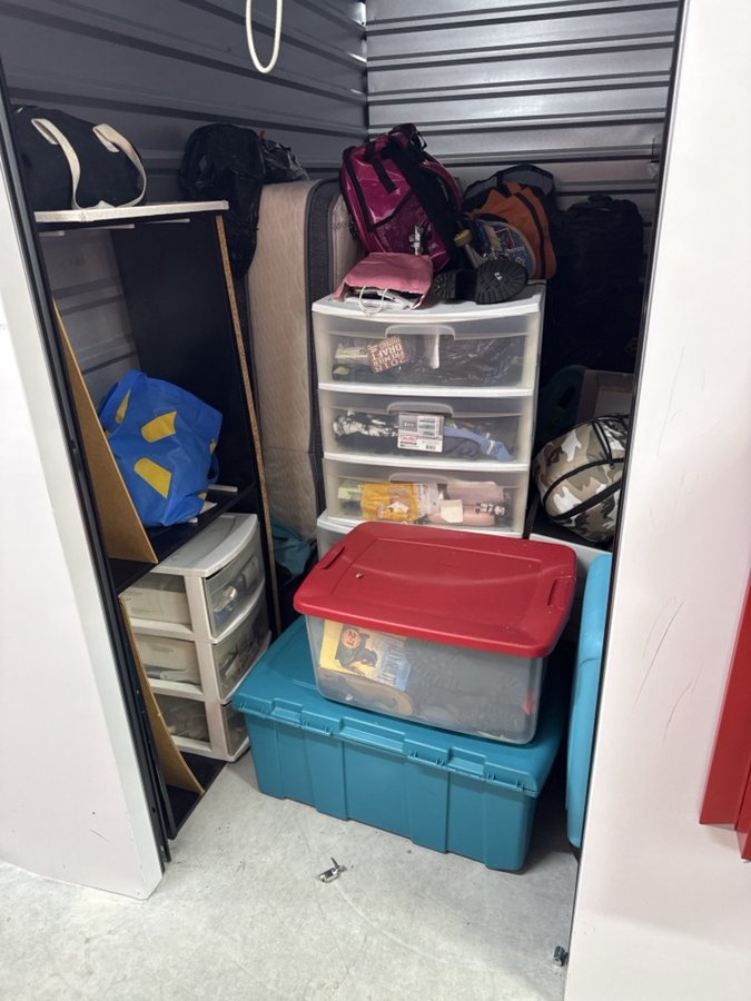 5 x 10 storage unit in Baltimore, MD