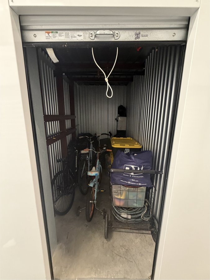 5 x 10 storage unit in Woodside, NY