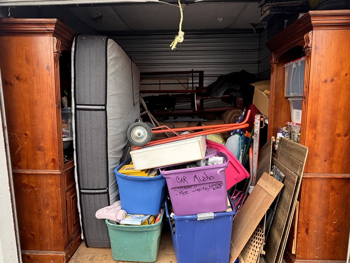 10 x 10 storage unit in Lakewood, WA