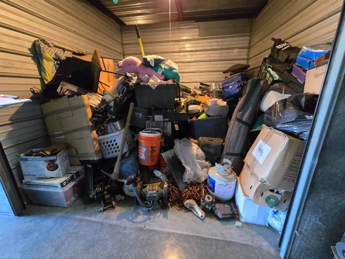 10 x 10 storage unit in Sunnyvale, CA