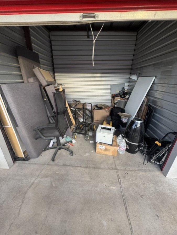 10 x 10 storage unit in Las Vegas, NV