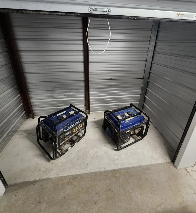 10 x 5 storage unit in Richardson, TX
