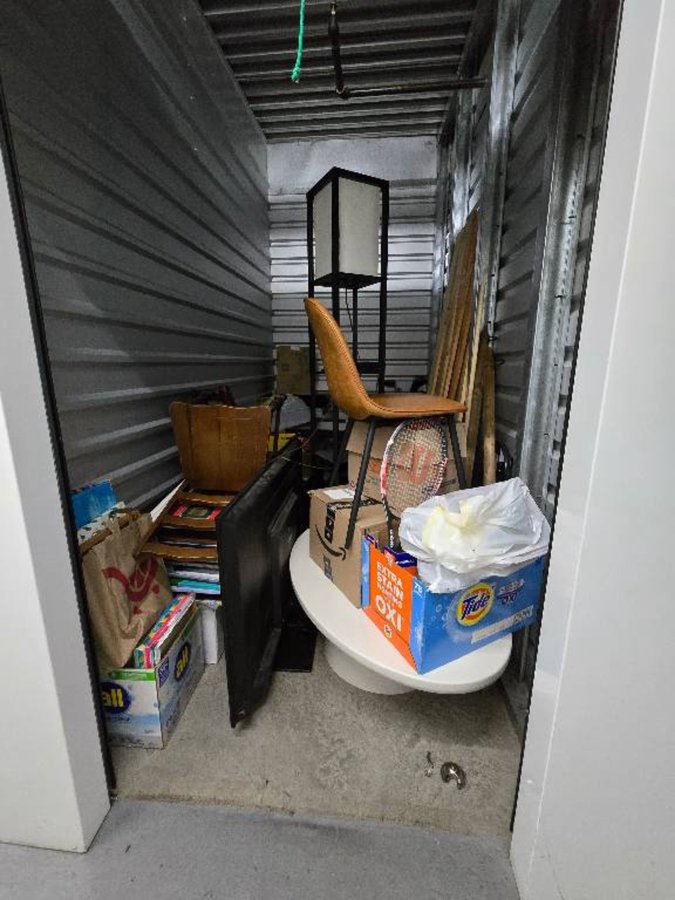 5 x 10 storage unit in Studio City, CA