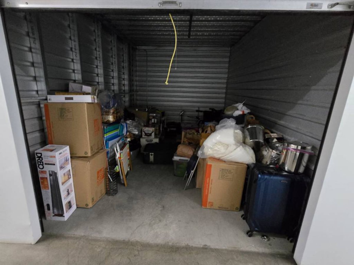 10 x 15 storage unit in Studio City, CA