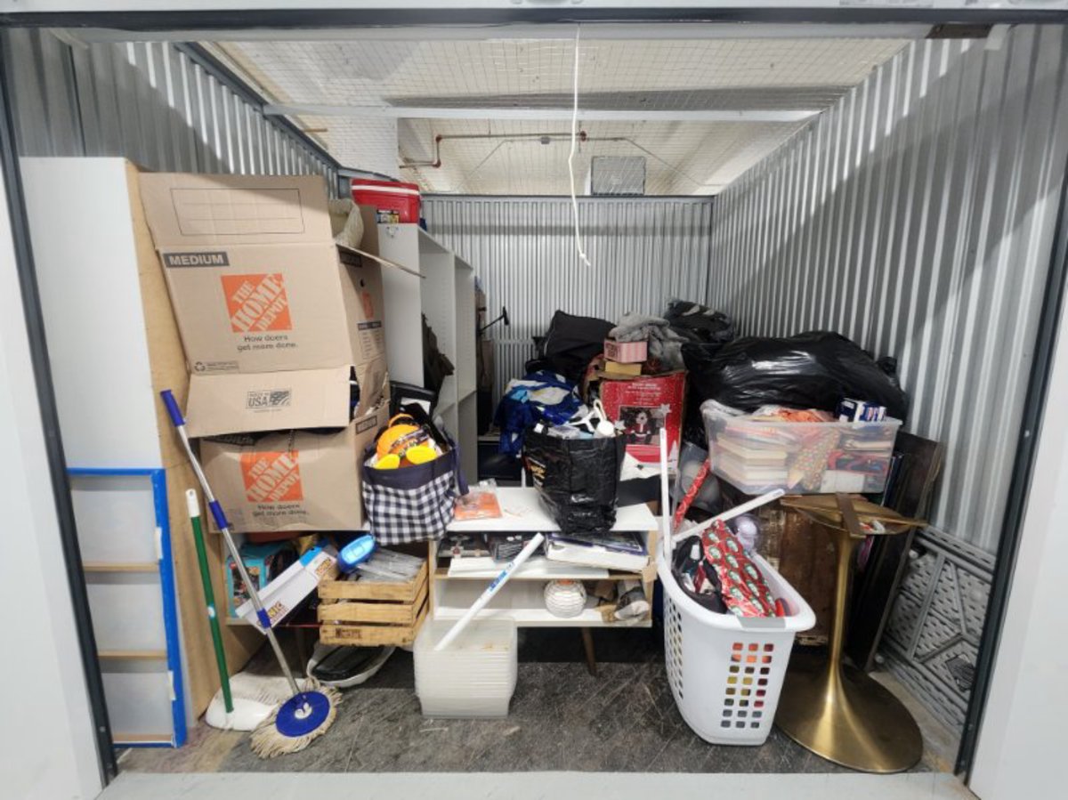 10 x 10 storage unit in Chicago, IL