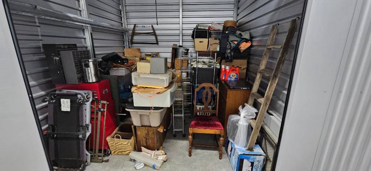 10 x 10 storage unit in Mountlake Terrace, WA
