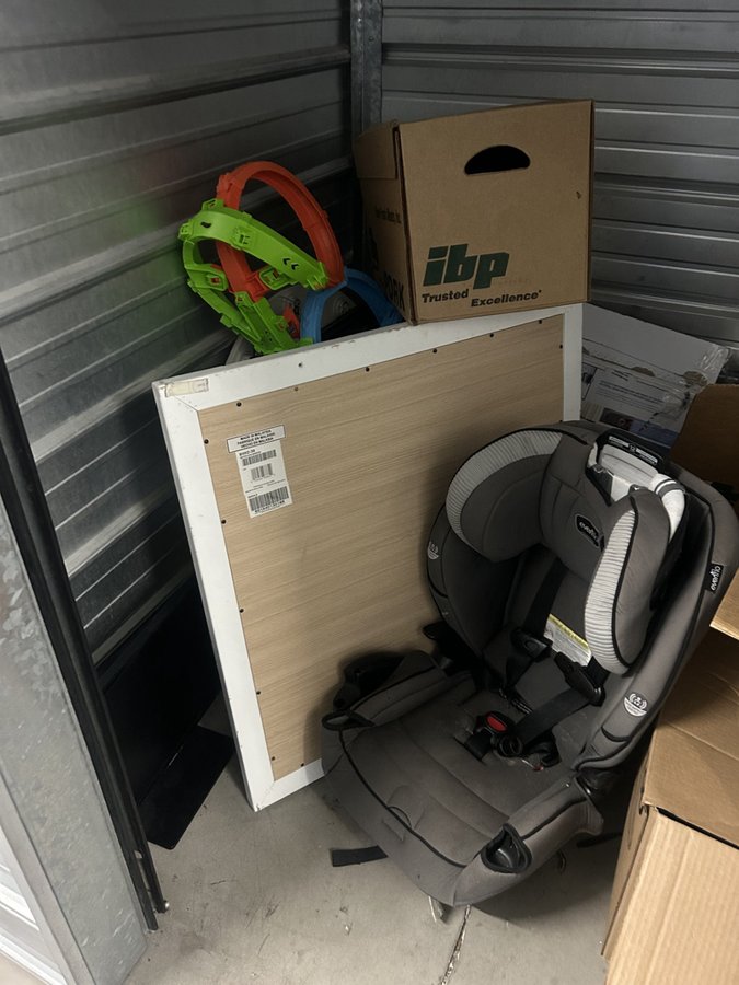 10 x 20 storage unit in Las Vegas, NV