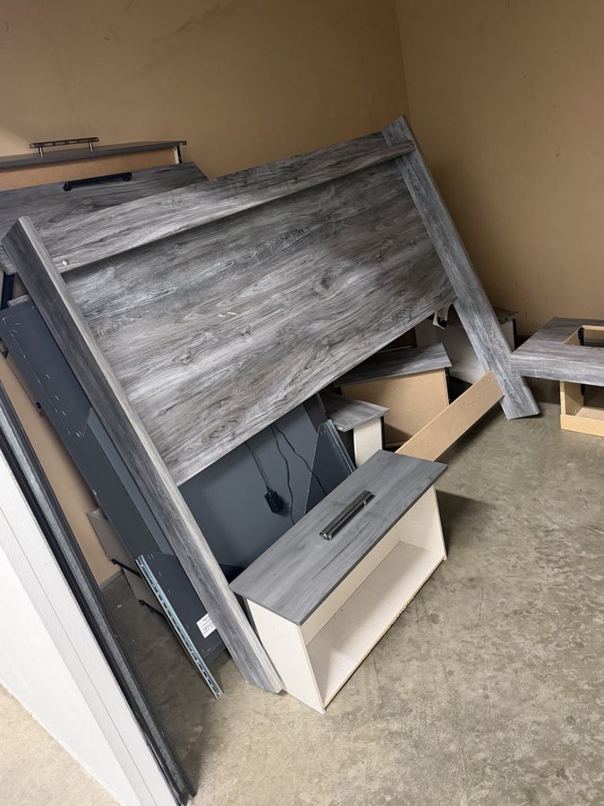 10 x 10 storage unit in Tacoma, WA