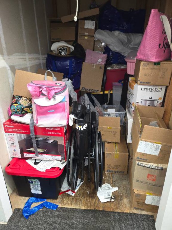 5 x 7 storage unit in San Diego, CA