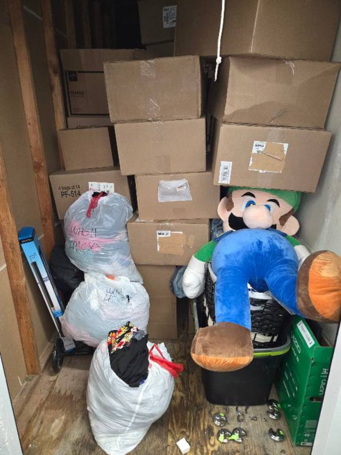 5 x 10 storage unit in San Diego, CA