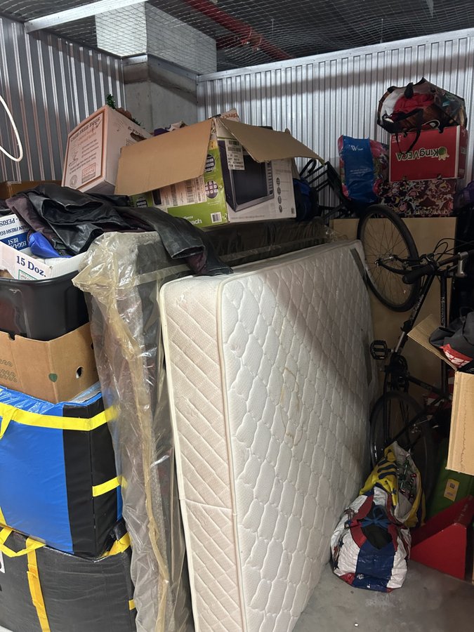 10 x 10 storage unit in Long Island City, NY