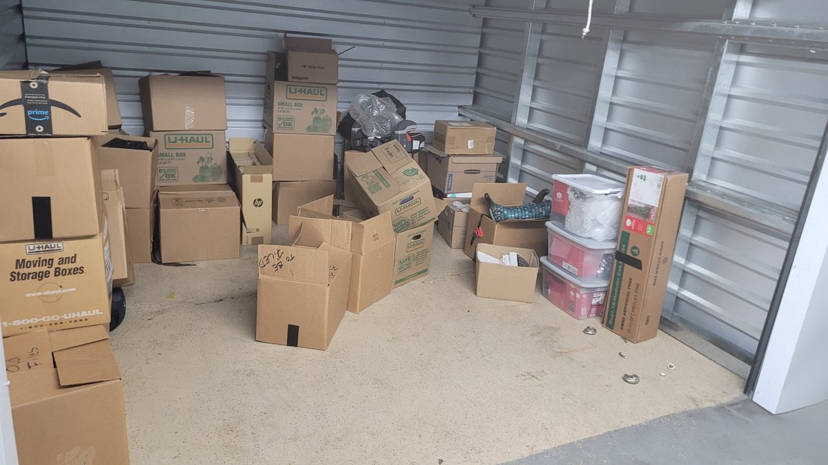 10 x 10 storage unit in Vancouver, WA