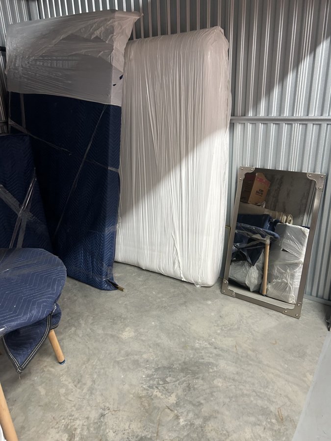 10 x 10 storage unit in Long Island City, NY