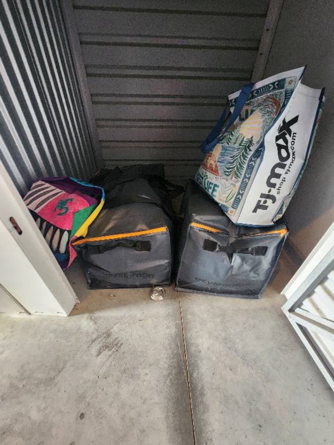 4 x 4 storage unit in Champaign, IL