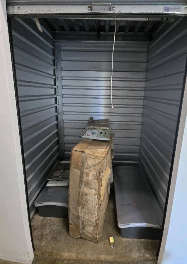 4 x 5 storage unit in Honolulu, HI