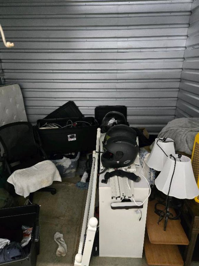 9 x 10 storage unit in Honolulu, HI