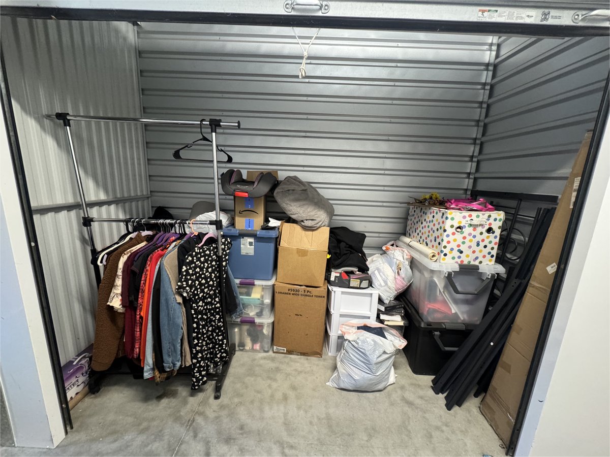 5 x 10 storage unit in Eastvale, CA