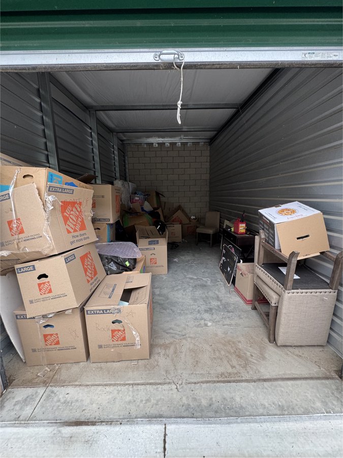 10 x 20 storage unit in Eastvale, CA
