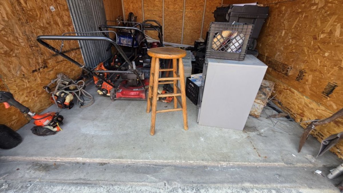 10 x 15 storage unit in Miami, FL
