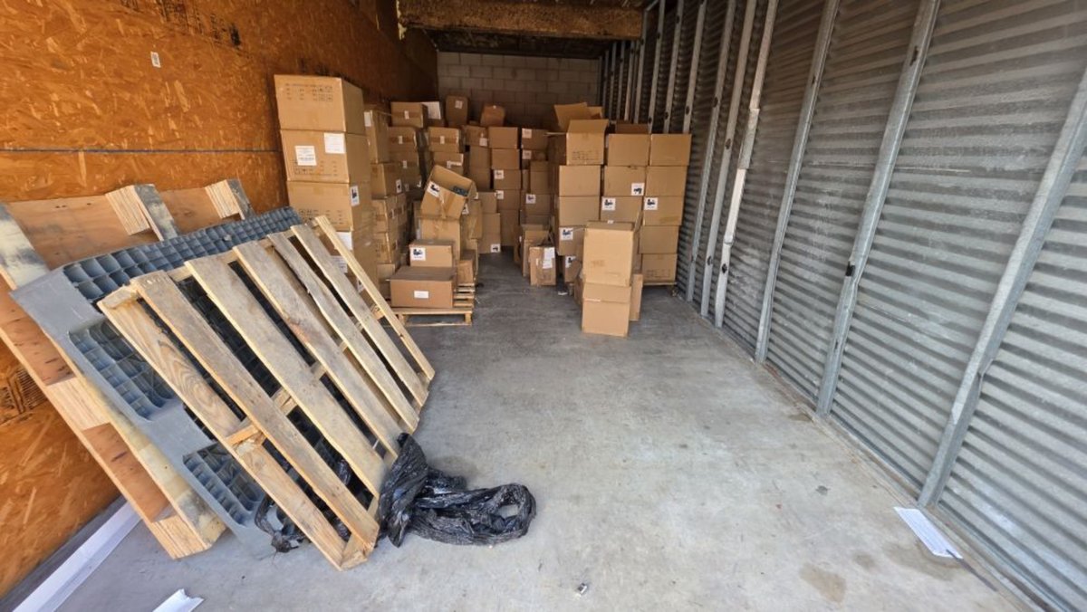10 x 30 storage unit in Miami, FL