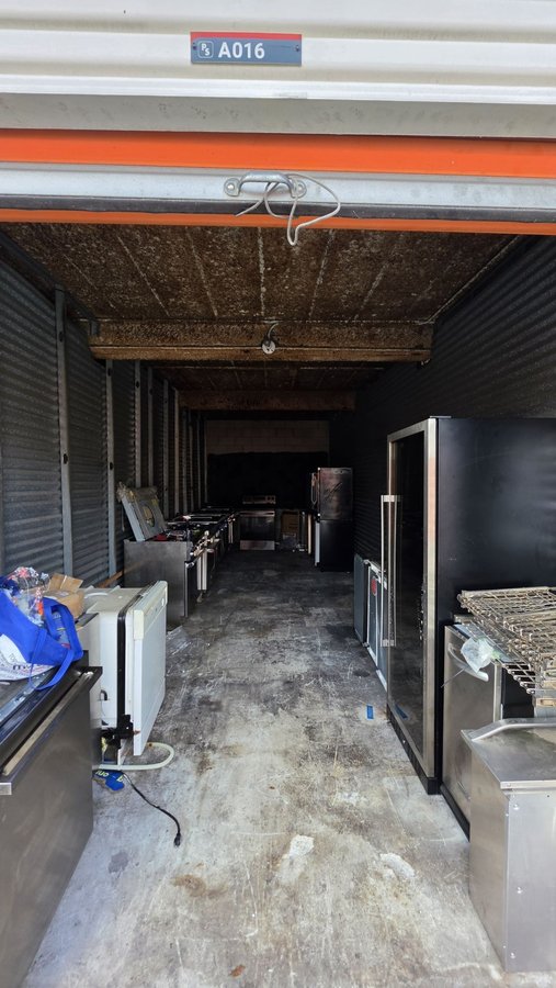 10 x 30 storage unit in Miami, FL