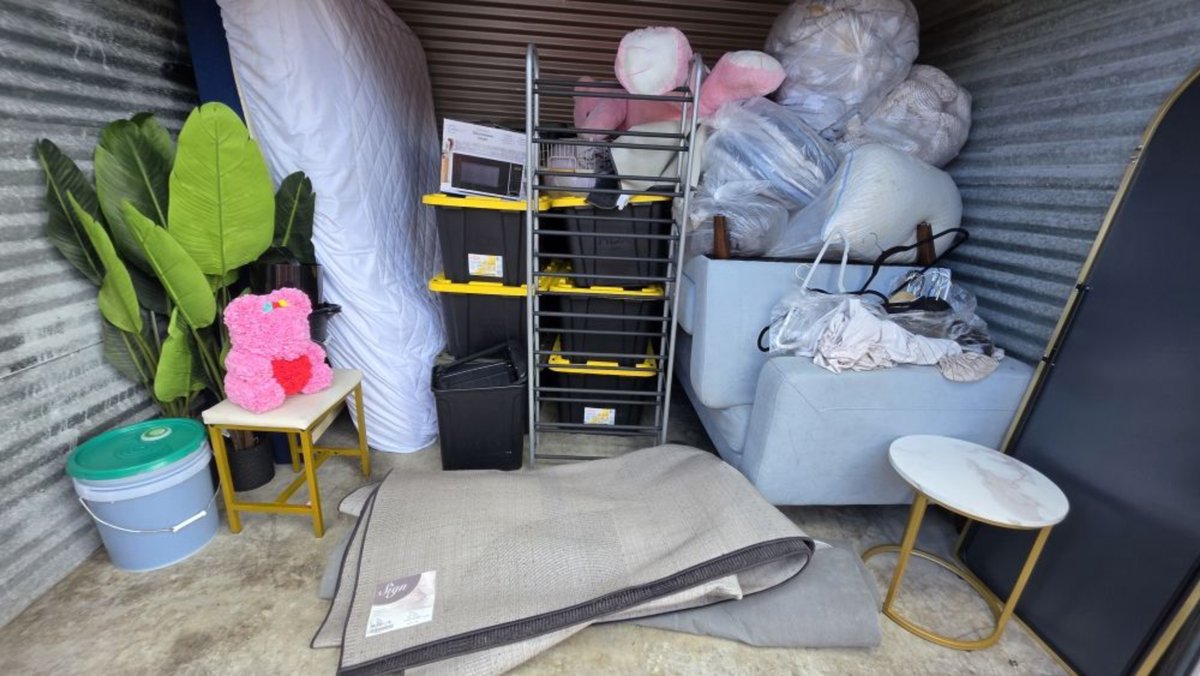 10 x 10 storage unit in Miami, FL
