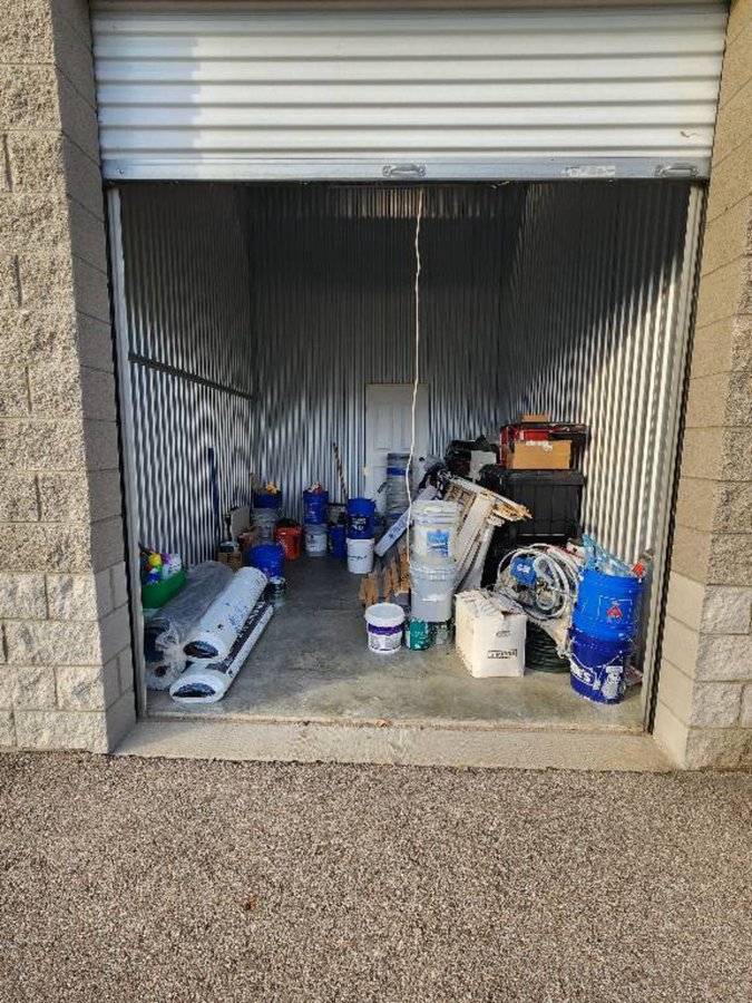 10 x 10 storage unit in Aurora, IL