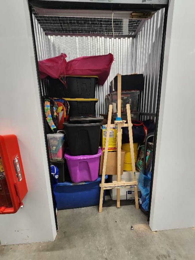 5 x 5 storage unit in Aurora, IL