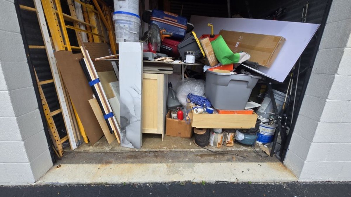 10 x 10 storage unit in Opa-locka, FL