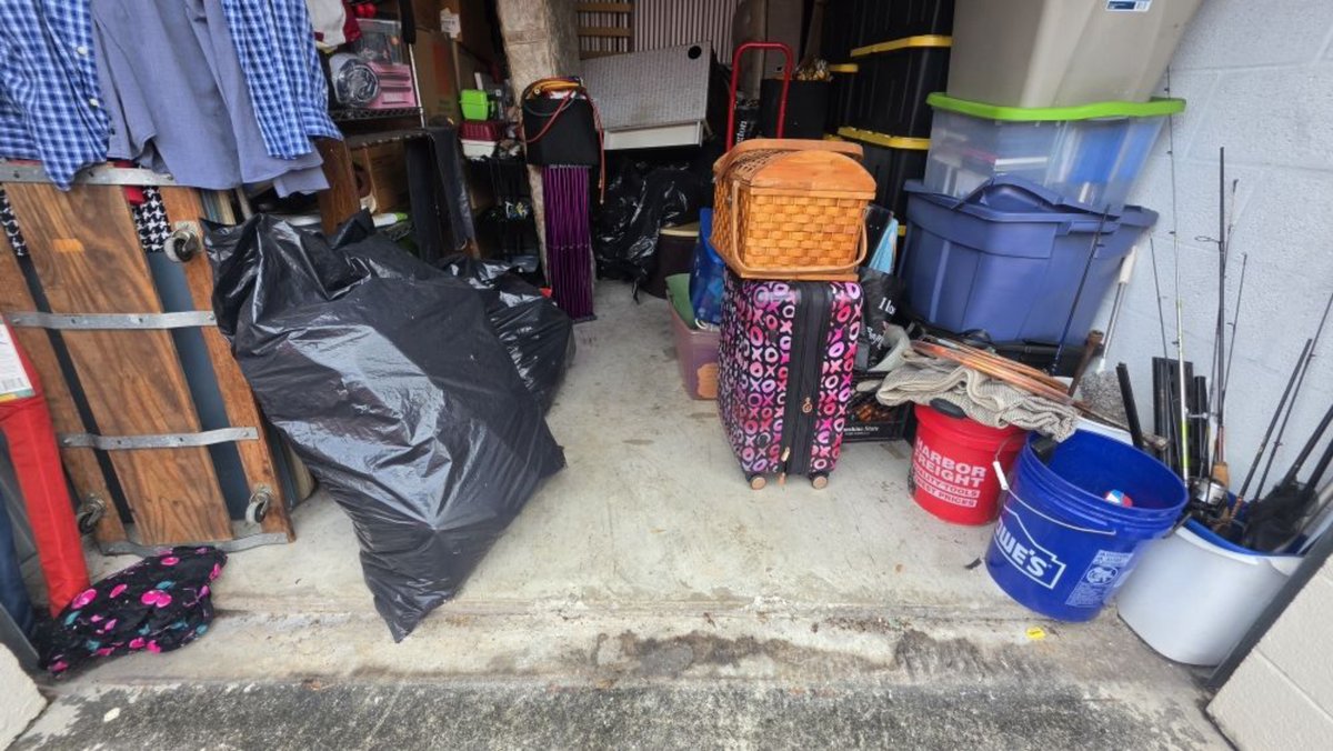 10 x 15 storage unit in Opa-locka, FL