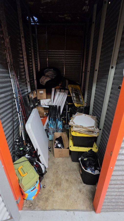 5 x 10 storage unit in Opa-locka, FL