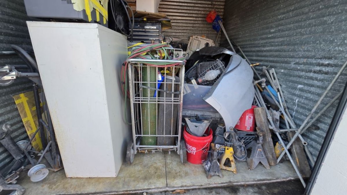 10 x 10 storage unit in Opa-locka, FL