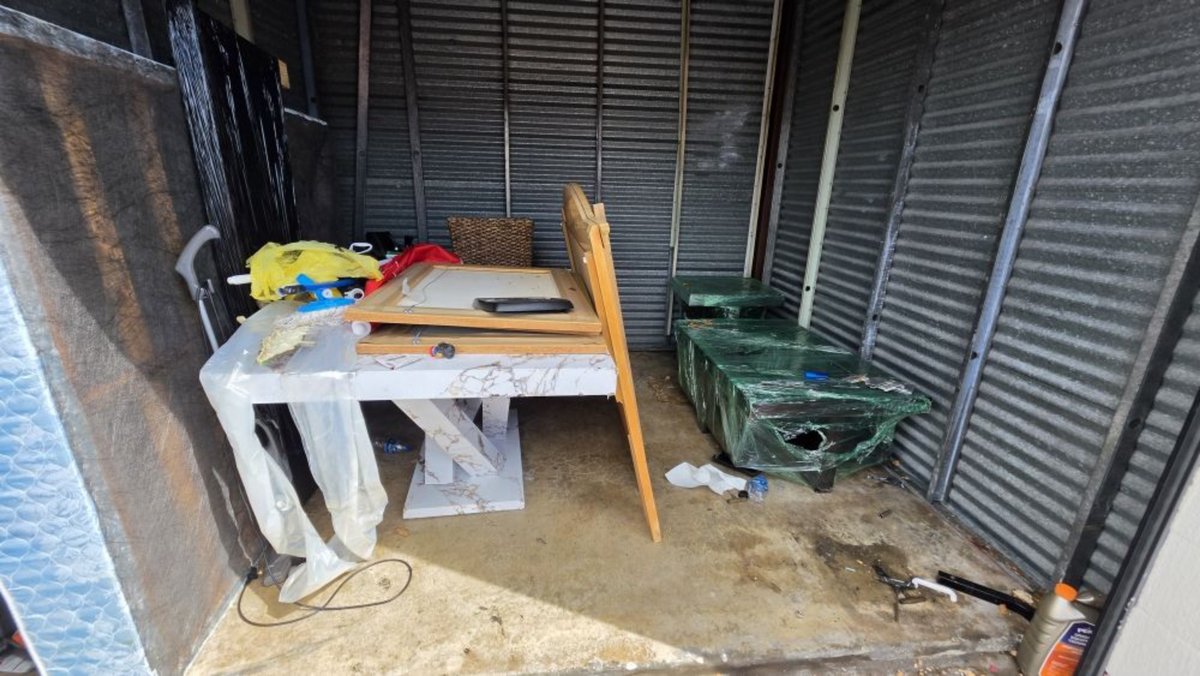 10 x 10 storage unit in Opa-locka, FL