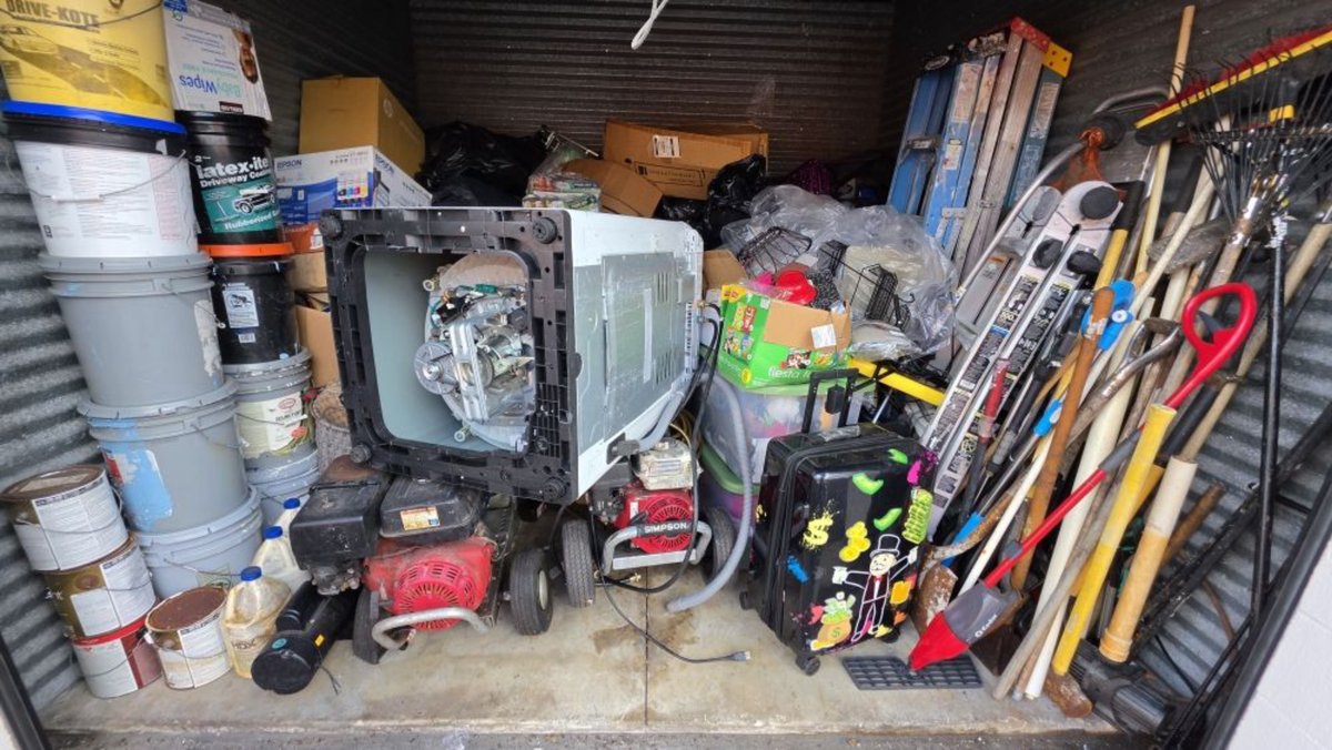 10 x 10 storage unit in Opa-locka, FL