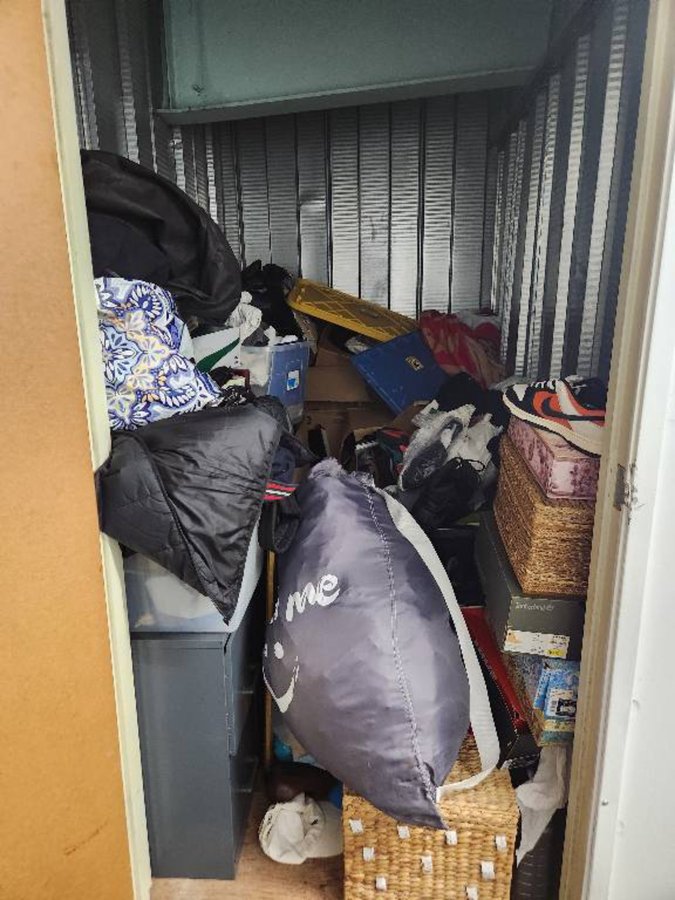 5 x 7 storage unit in Los Angeles, CA