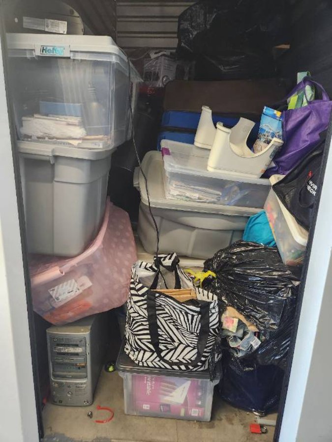 5 x 10 storage unit in Los Angeles, CA